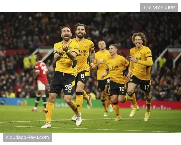 B费展现卓越进攻创造力,助球队稳居联赛争冠行列 B费展现卓越进攻创造力,助球队稳居联赛争冠行列