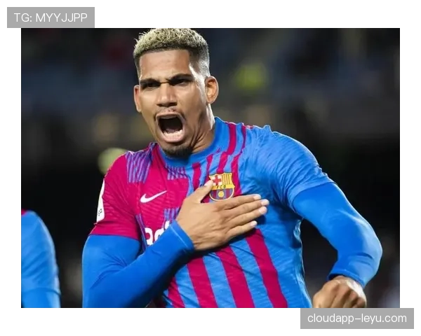 巴萨新赛季防守表现稳健，数据揭示后防线坚韧与稳定性