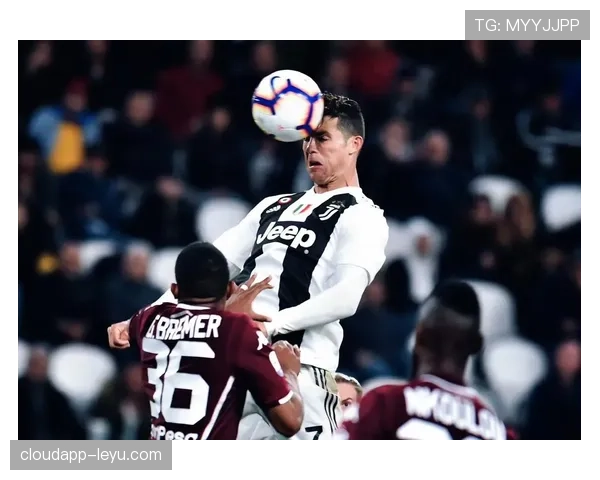 C罗足坛时代对立：双雄争霸格局下的竞争与传承