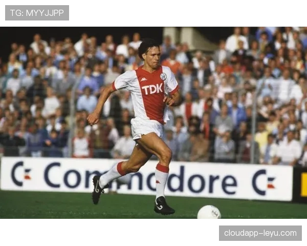 马尔科·范巴斯滕 马尔科·范巴斯滕