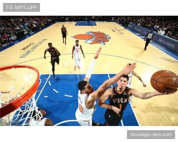 布克挡拆效率提升显著 拉开与凯里三分火力差距